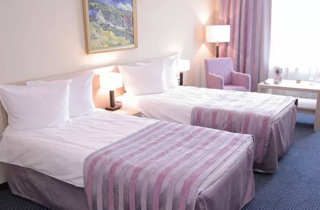 Гостиница Корстон Серпухов Серпухов Suite с двумя кроватями-1